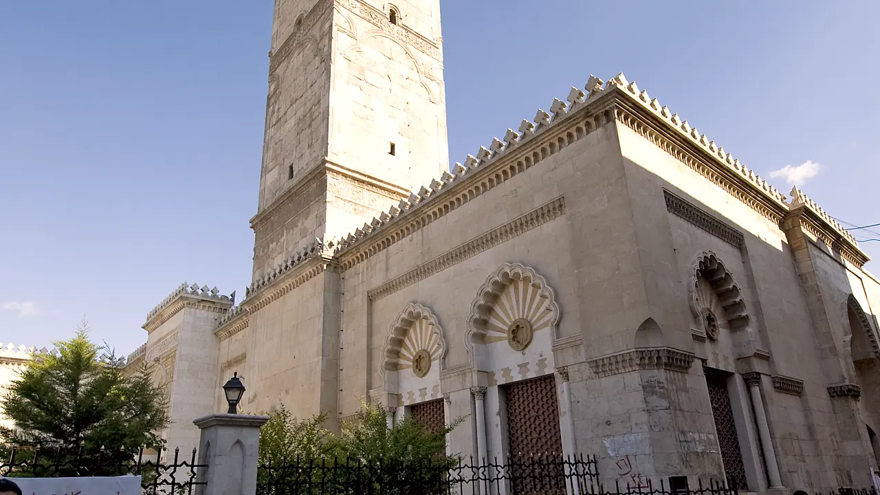 من الشارع الملاصق للجامع، ٢٠٠٩